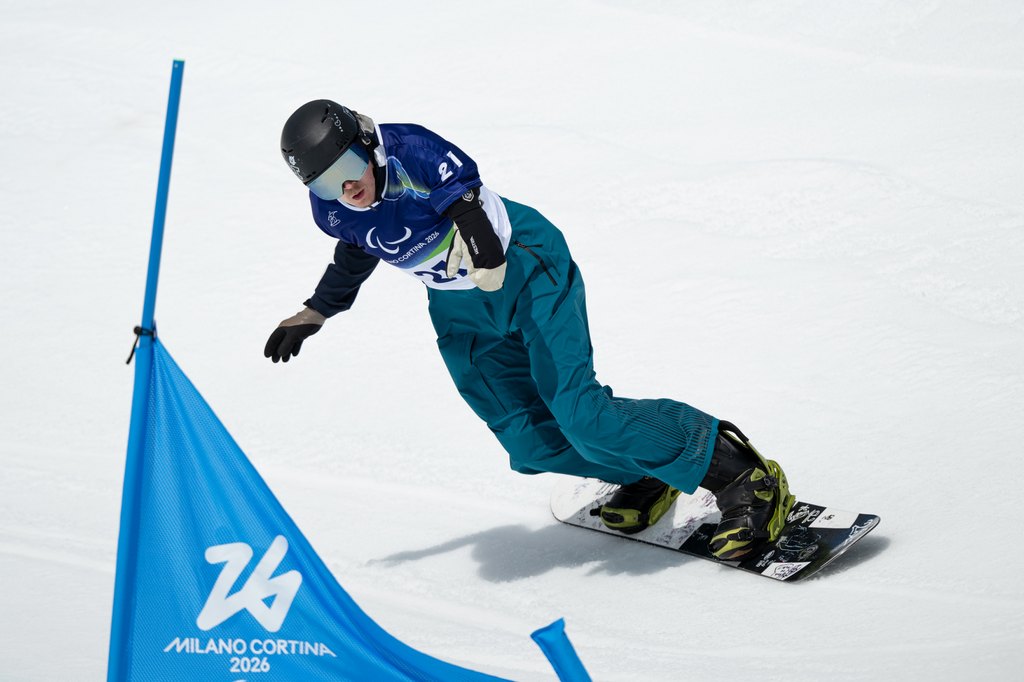 Matti Sairanen lautailemassa banked slalomissa.